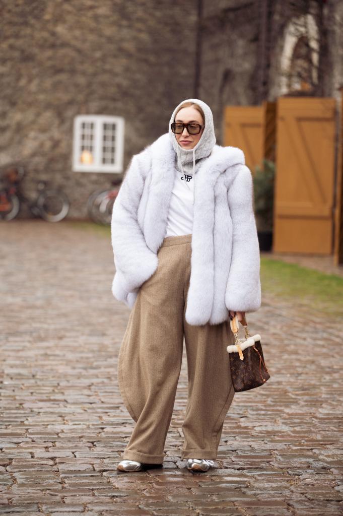streetstyle kopenhagen balaclava faux fur mantel