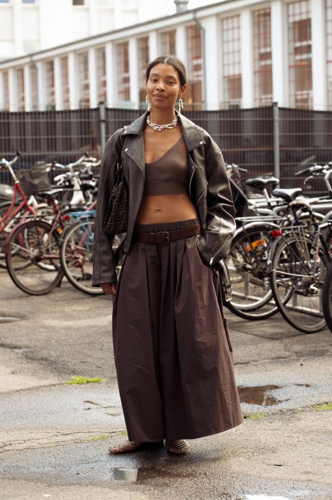 hittebestendige outfits gebreide top en maxi-rok