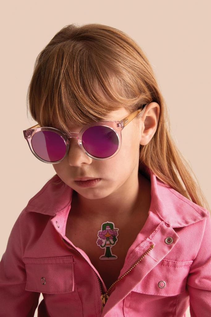 Komono voor de kleintjes Het Belgische label Komono pakt uit met een brillencollectie voor de jeugd, zoals deze juniorbril Lulu Paradise (49 euro). 