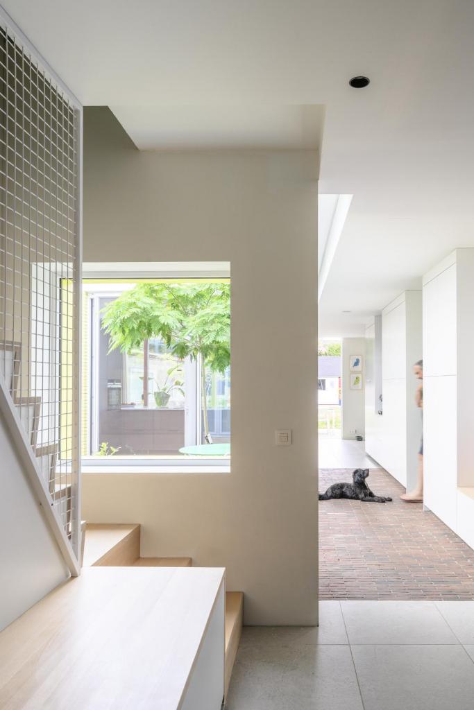 Via een open trap in de eetkamer ga je naar de bovenverdieping.