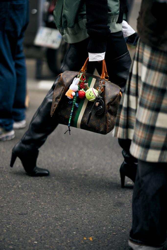 arm charm rond je vintage louis vuitton als accessoires voor de winter