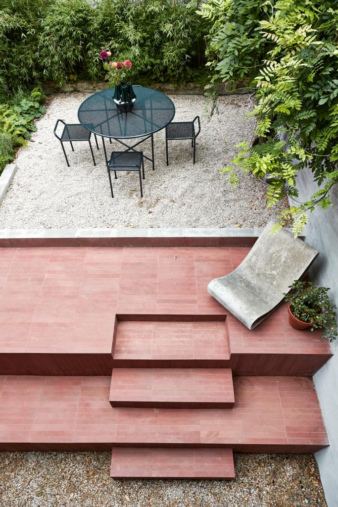 designwoning AFC-collection. Terracotta tegels werden eveneens voor het terras gebruikt.