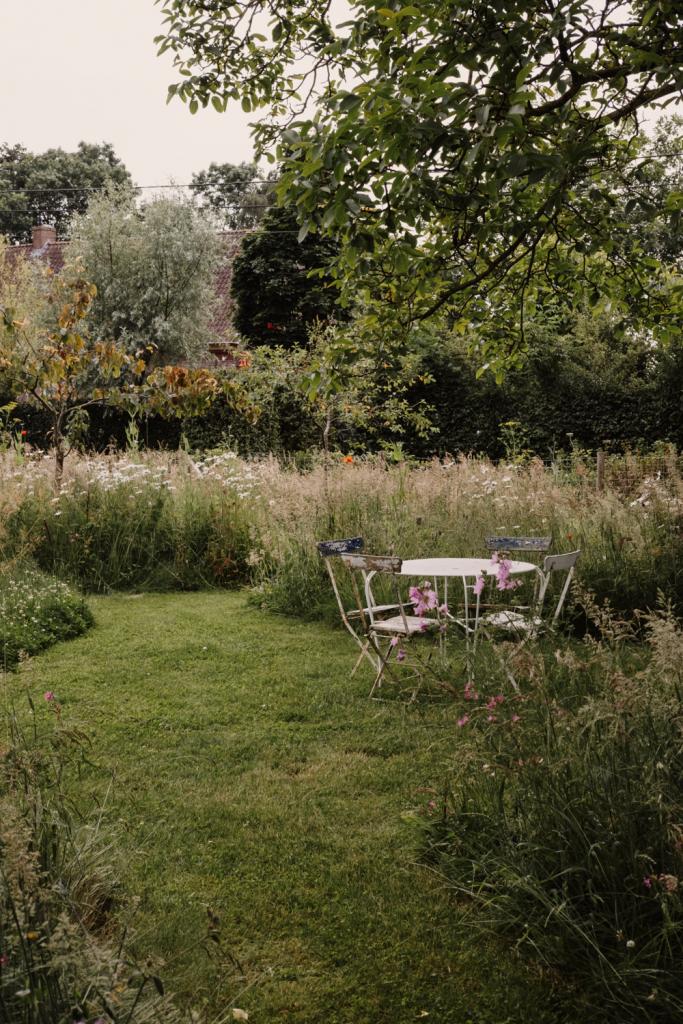 Niels creëerde meerdere ‘kamers’ in de tuin die op verschillende momenten van de dag worden gebruikt.