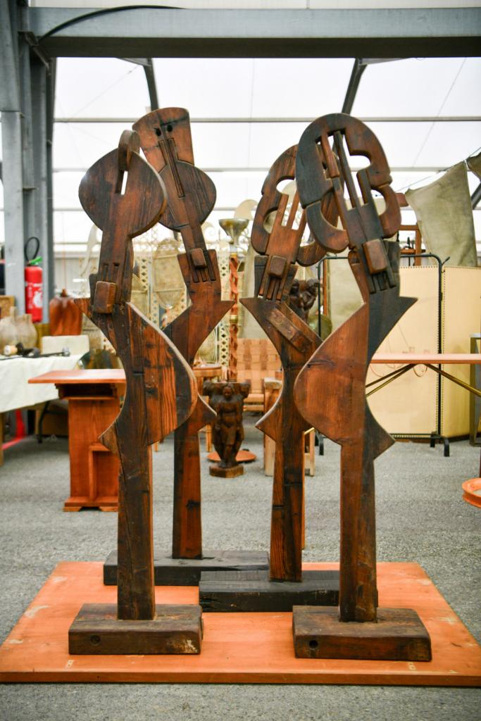 ‘folk art’ totems