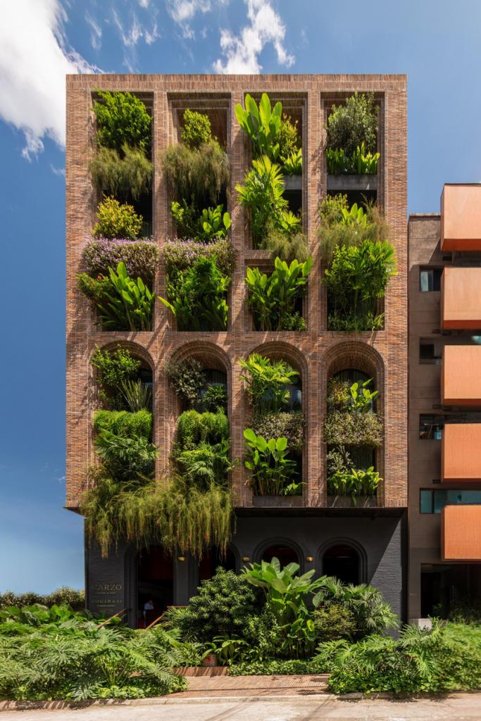 Groene hotelgevels: Hotel El Zarzo in Medellin