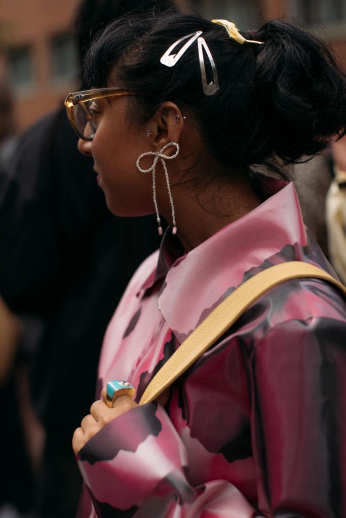 strikken en statementjuwelen accessoiretrends Copenhagen fashion week