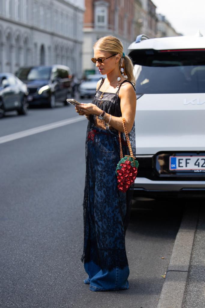 transparante jurk in zwarte kant