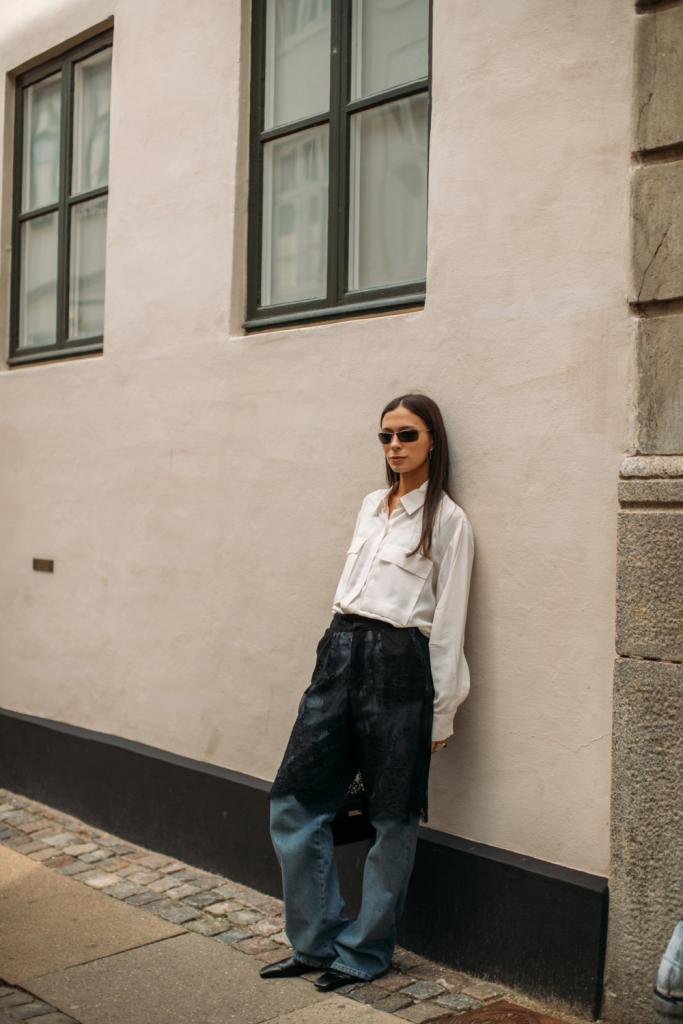 kanten rok over baggy jeans