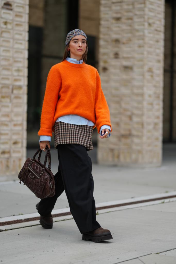 minirok met ruitjes over tailored broek 