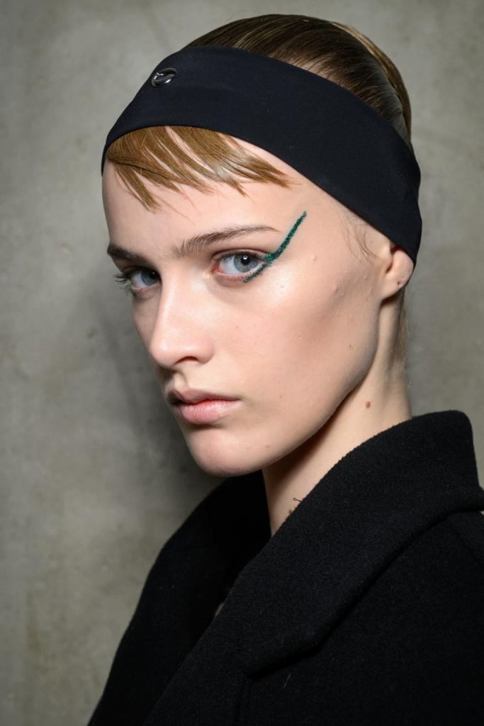 geometrische eyeliner make-uptrends voor de winter