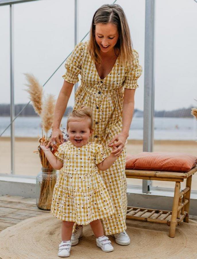 buik Aanmoediging eer Twinning is winning: ga deze lente en zomer voor matching outfits - Libelle  Mama