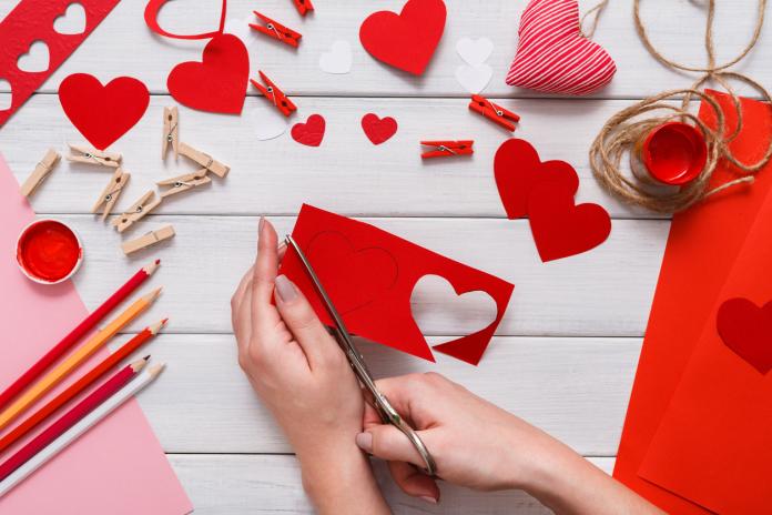 DIY: des cartes pour la Saint-Valentin à réaliser avec des enfants