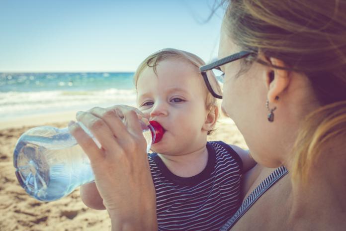 Insolation: les bons réflexes pour protéger votre enfant!