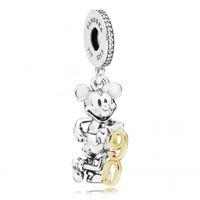 Mickey Fete Ses 90 Ans 15 Accessoires Pour Les Fans De La Plus Celebre Des Souris Femmes D Aujourd Hui