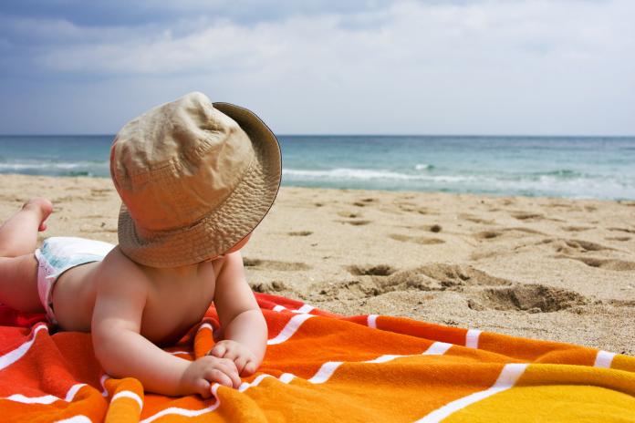 bébé à la plage