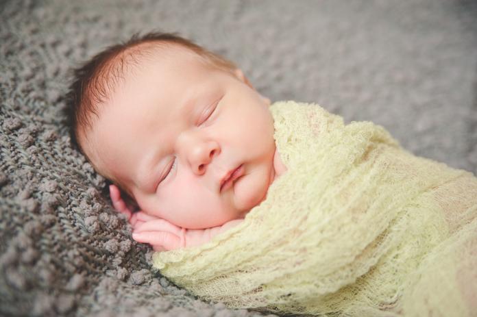 Newborn_green_gray_