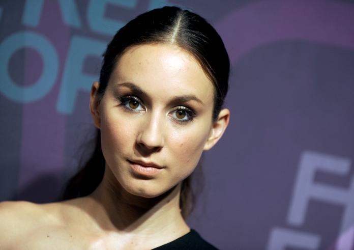 L'honnête message de Troian Bellisario (PLL) sur l'allaitement