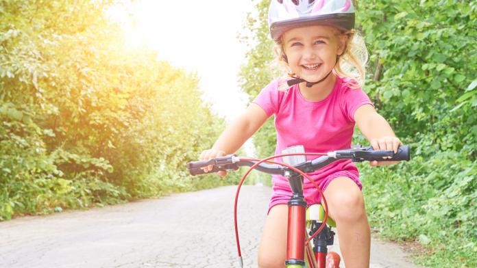Fietshelmen beschermen onvoldoende volgens Test-Aankoop
