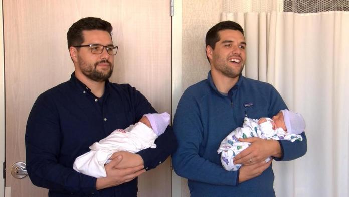 Des jumeaux deviennent papas le même jour