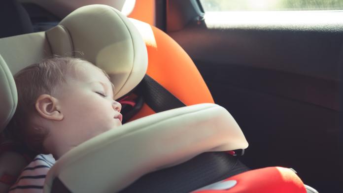 enfant-dans-siege-auto