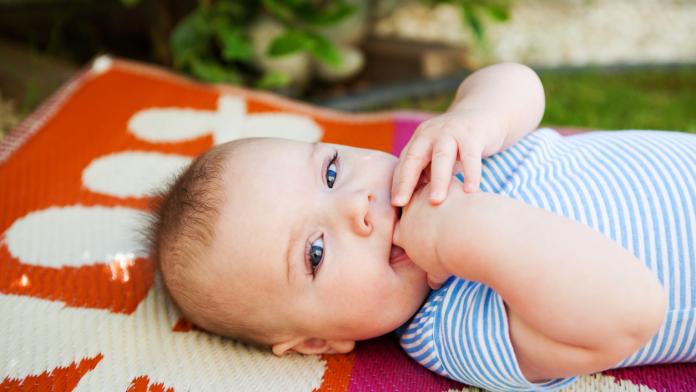 14 prénoms d'été pour bébé
