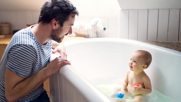 schoonmaken Tweede leerjaar diepvries Help, mijn kindje gaat niet graag in bad: 8 tips - Libelle Mama