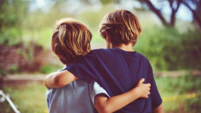 twee kinderen twee kinderen