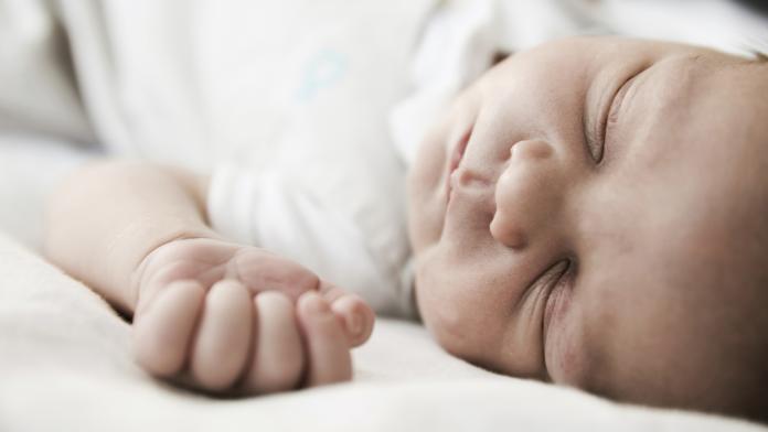 5 Astuces Pour Pratiquer Le Cododo Sans Risque Pour Bebe Femmes D Aujourd Hui Mamans