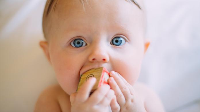 Bebe Grince Des Dents Est Ce Grave Femmes D Aujourd Hui Mamans