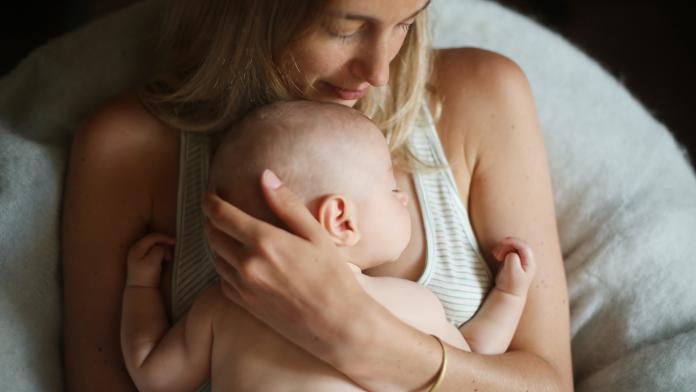 Waarom Sommige Mama S Liever Niet Hebben Dat Je Hun Baby Vasthoudt Libelle Mama