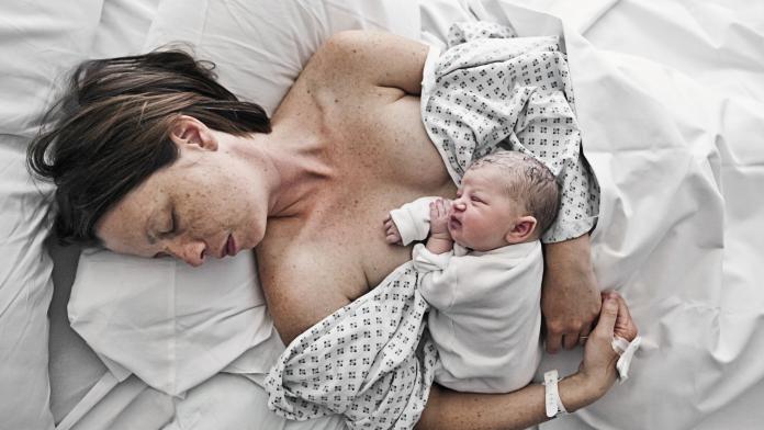 Mother and Baby (0-1 months) Minutes after Giving Birth