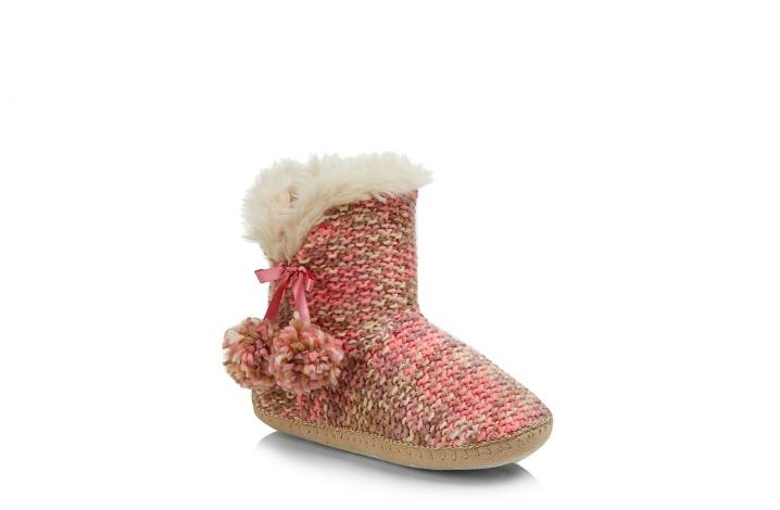 Pantoufles à pompons, New Look, 14,99 € 