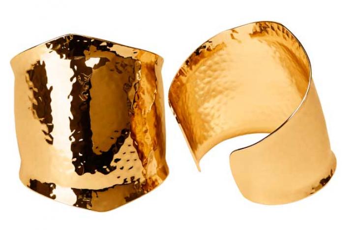 Armbanden van goudkleurig metaal