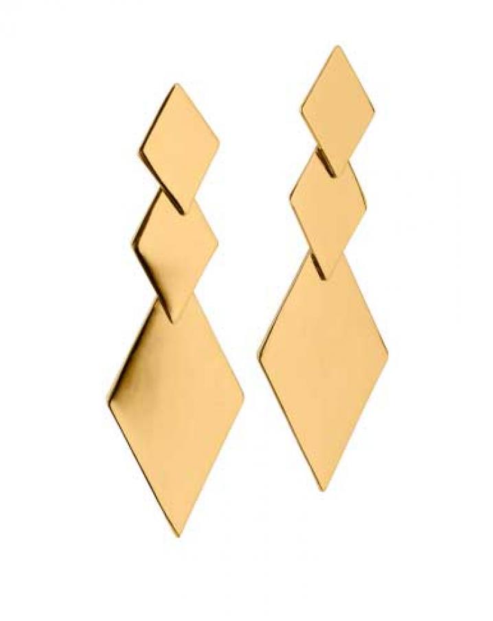 Goudkleurige oorbellen in ruitvorm