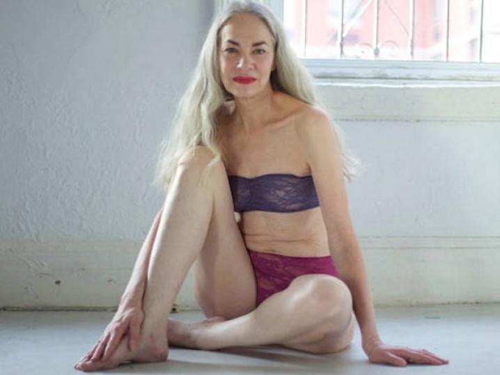 American Apparel 62-jarig Model