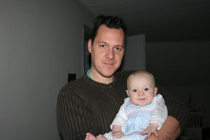 Manuel (36) en dochter Yliana (7 maanden)