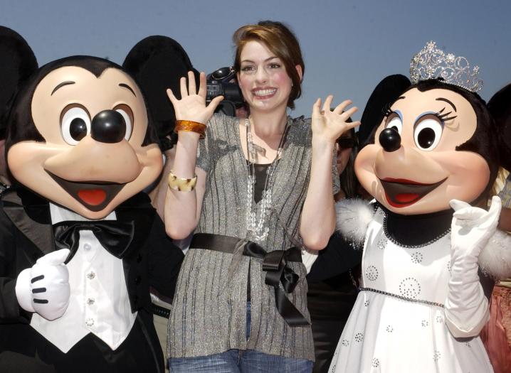 Anne Hathaway (31)