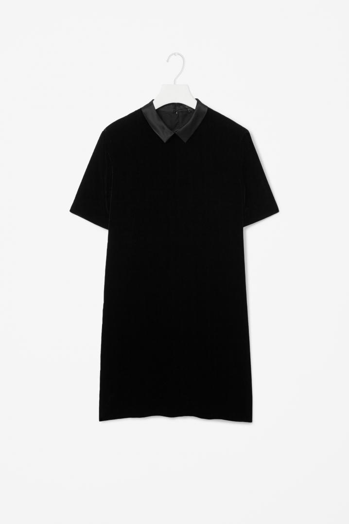 Robe noire COS, 99 euros
