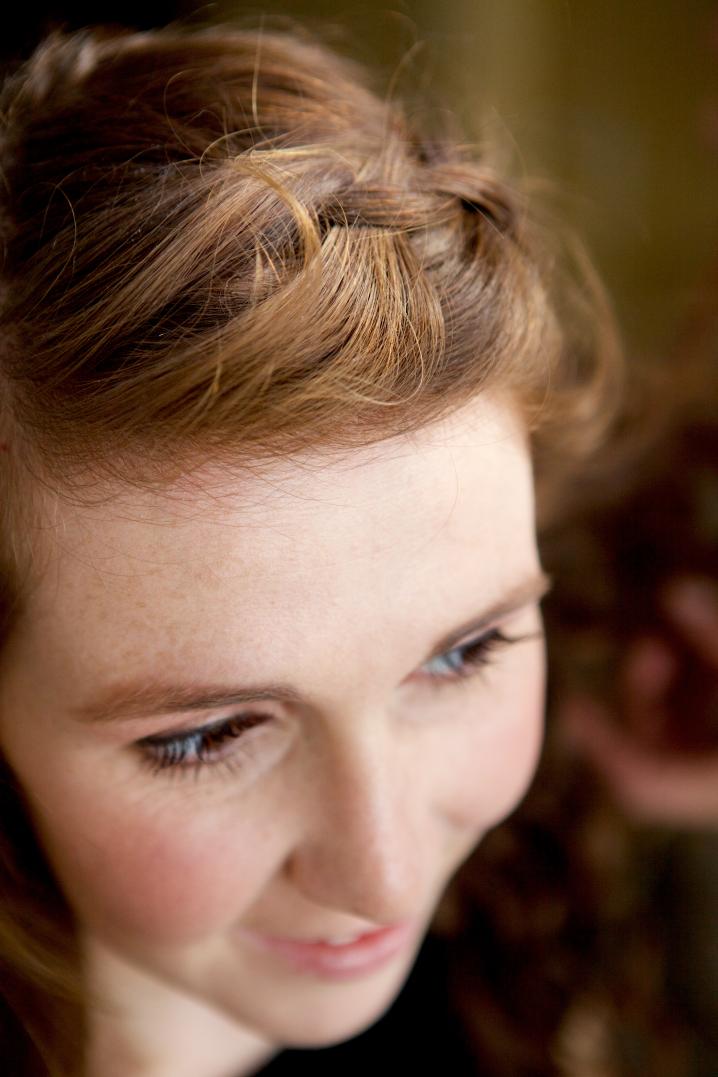 Het lange haar van lezeres Evelien is ideaal voor een glamour vlecht. Wauw-factor: check!