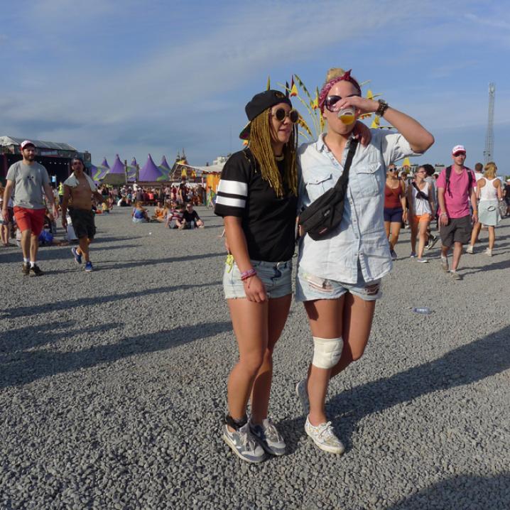 Emily (22) en Sophie (22)