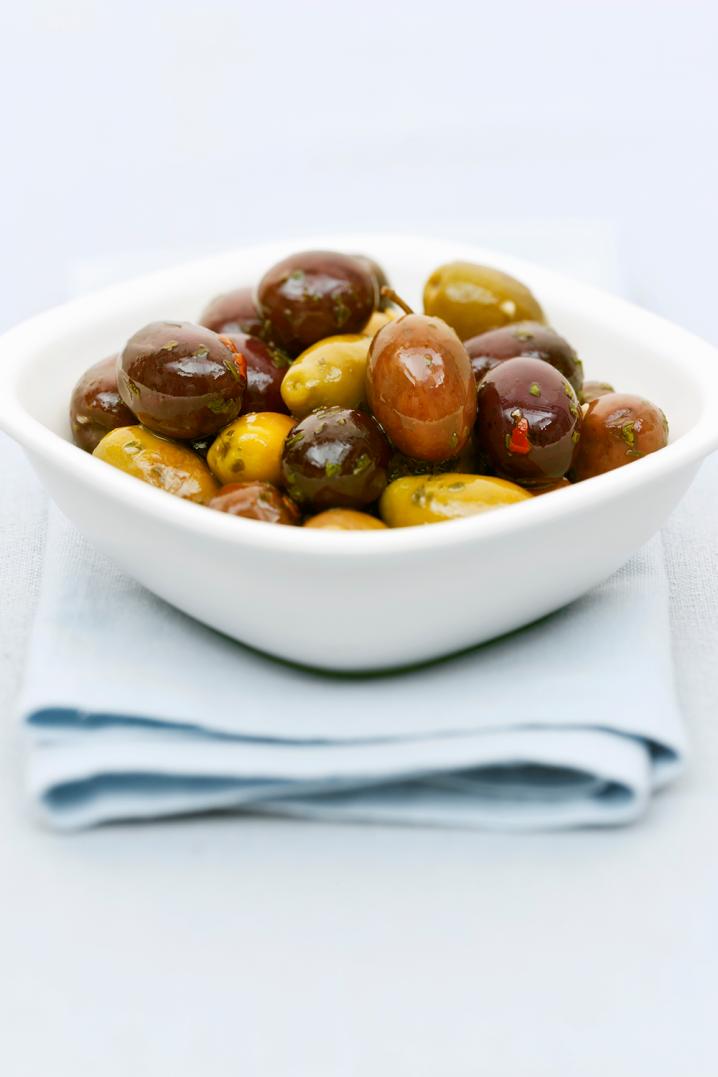 100 olives = 501 kcal