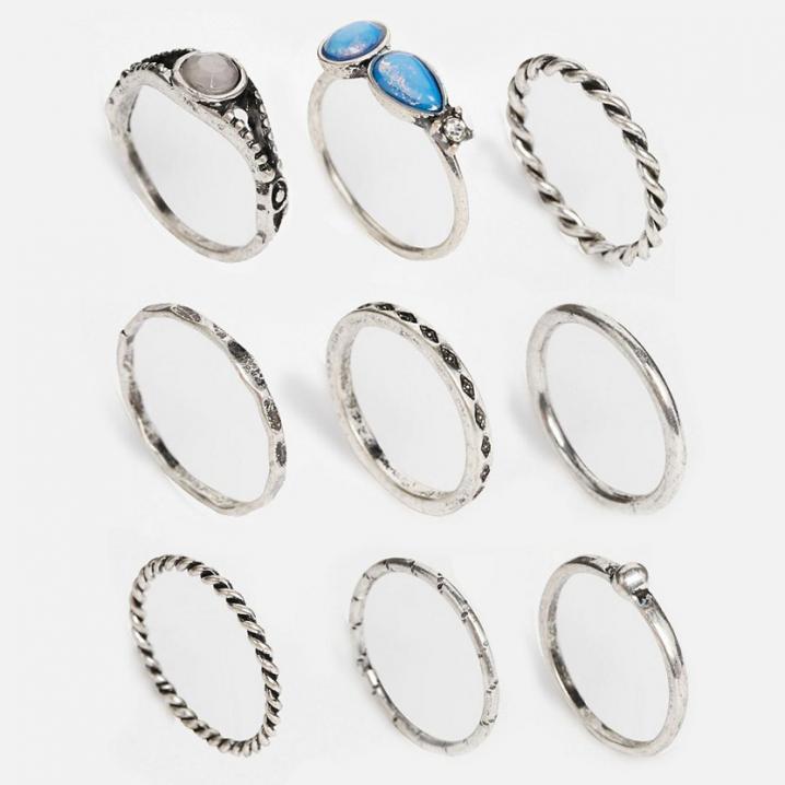 Set van 9 zilverkleurige ringen