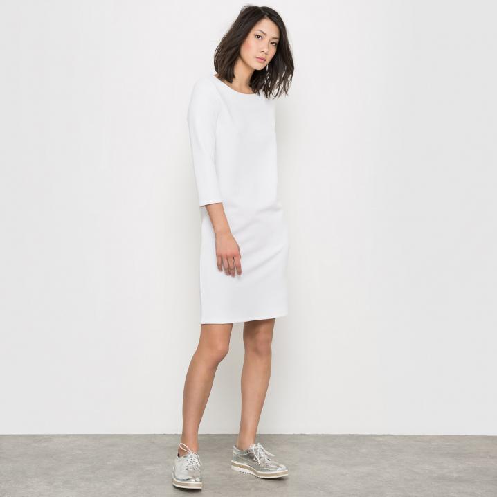 Minimalistische witte jurk