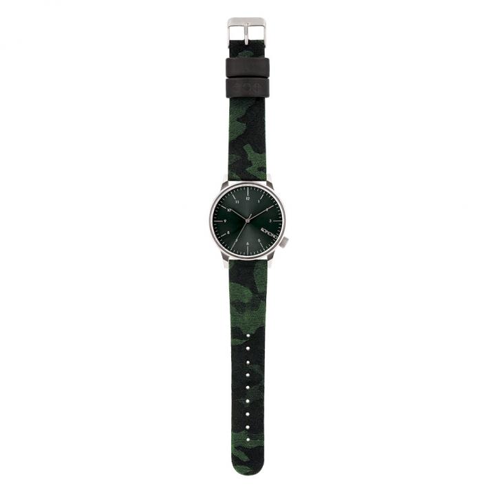 Une montre imprimé camouflage