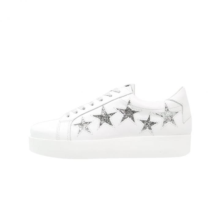 Witte sneakers met sterren
