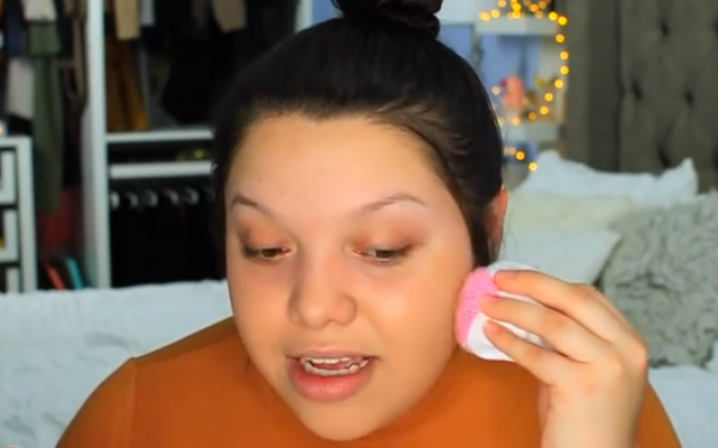Make-up aanbrengen met een sok