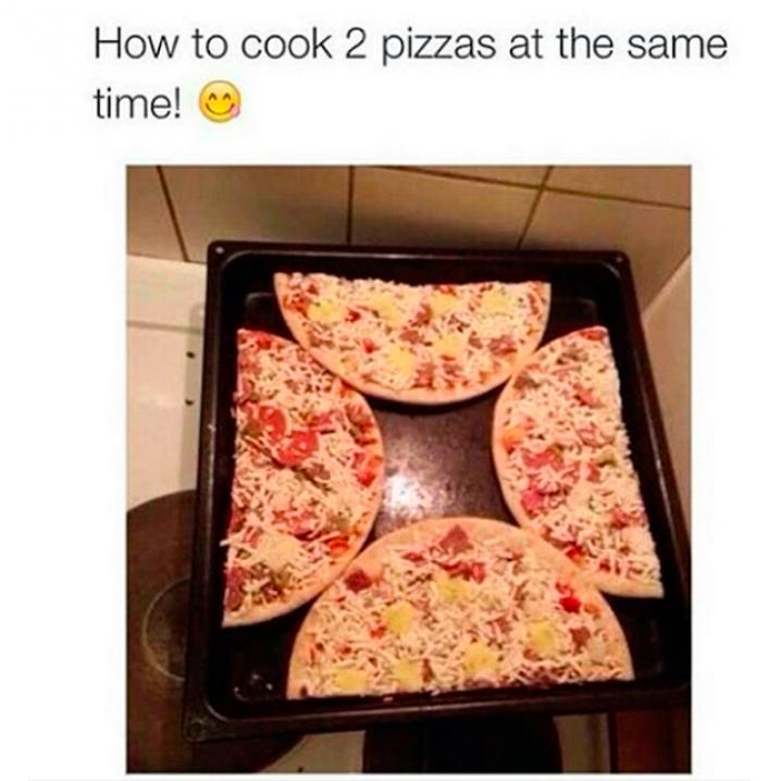 De geniale manier om twee pizza's tegelijkertijd te bakken.