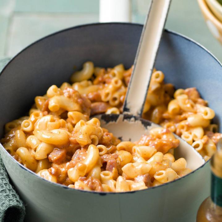 Donderdag: Macaroni met spek en tomatenroomsaus