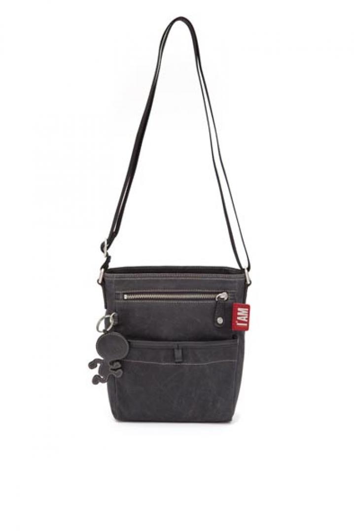 IAM BAGS PACKSHOT 01