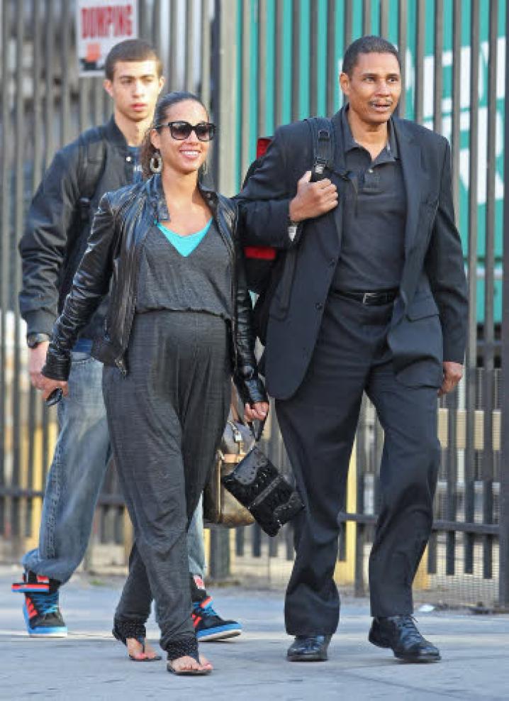 Pregnant Alicia Keys